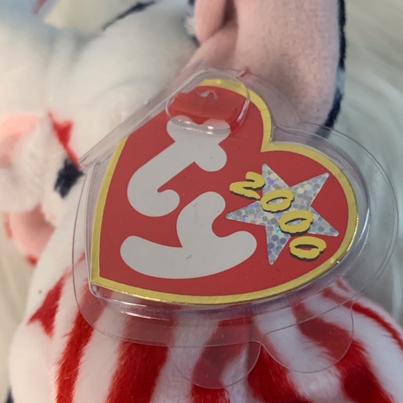 Ty (13) Righty 2000 Red and White Stuffed Animal Plush Toy - Picture 8 of 15